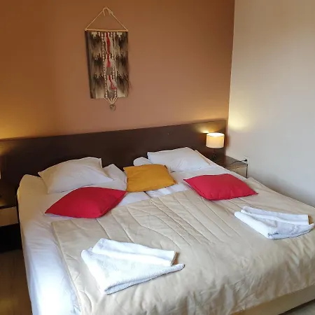 Banderitsa With Kitchen Apartahotel