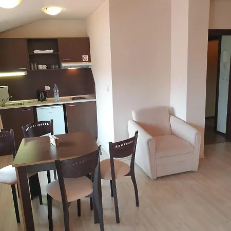 Banderitsa With Kitchen Apartahotel